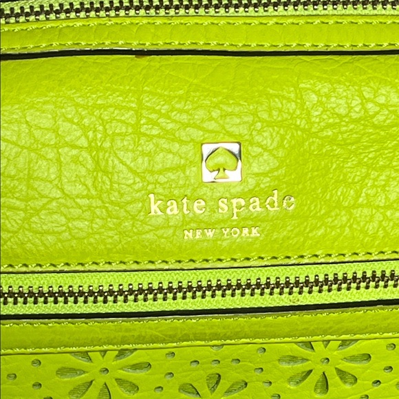 ***1pm Start*** Kate Spade Neon Green Floral Laser Cut Crossbody Bag - Picture 2 of 6